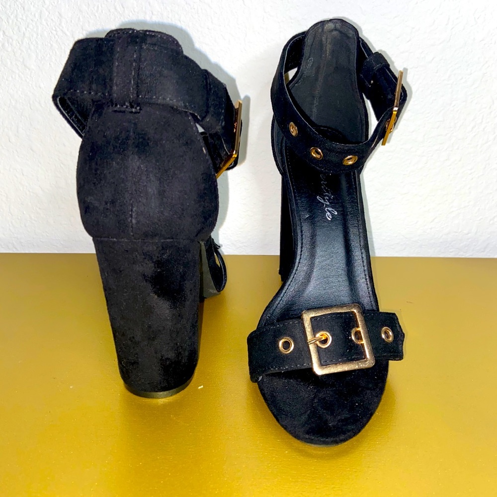 Chunky Black Heel